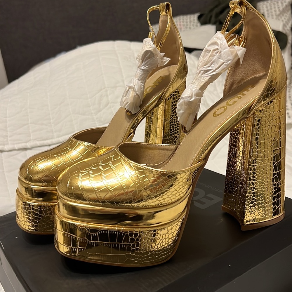Brand new gold heels